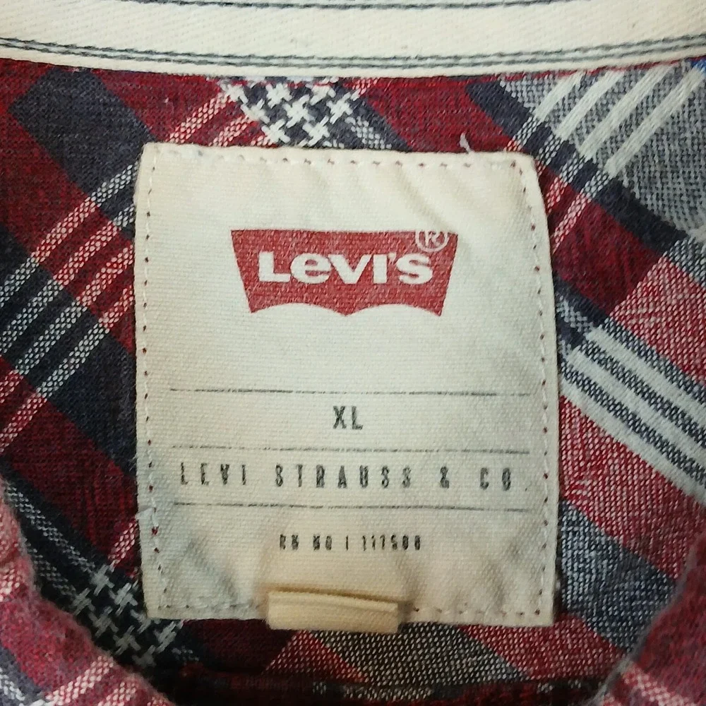 Levis XL Mens Shirt Chambray Short Sleeve 22x28 Plaid Casual‎ Fits A Medium